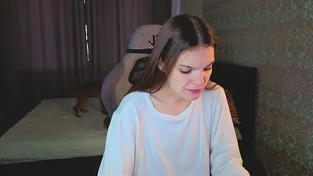 Snapshot of magic_shy_ chatting on 09-30-25, 01:32 magic shy online show from 09-30-25, 01:32