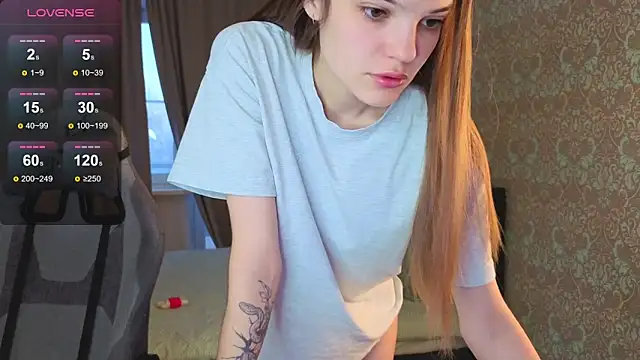 Snapshot of magic_shy_ chatting on 10-24-25, 01:24 magic shy online show from 10-24-25, 01:24