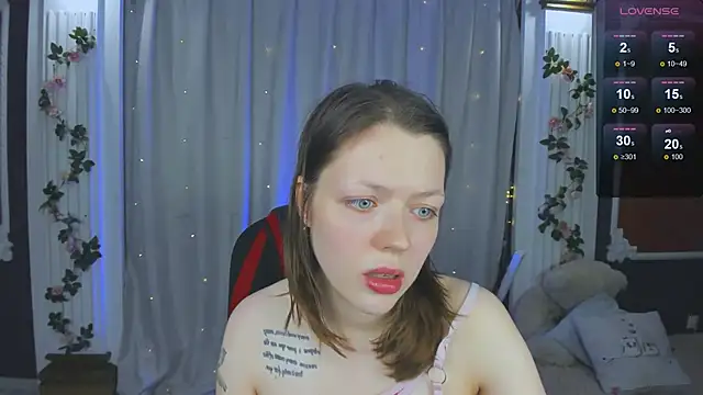 Lunar Lily online show from 10-22-25, 06:46