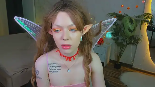 Lunar Lily online show from 10-30-25, 05:53