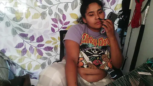 Snapshot of Mommybubbles2 chatting on 10-23-25, 02:27 Mommybubbles2 online show from 10-23-25, 02:27