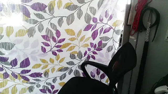 Snapshot of Mommybubbles2 chatting on 11-27-25, 06:43 Mommybubbles2 online show from 11-27-25, 06:43