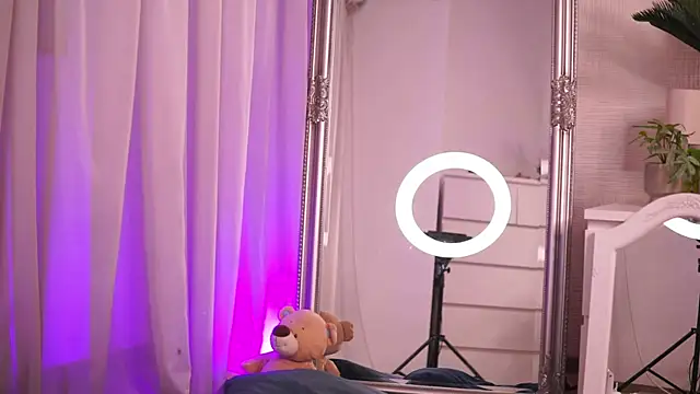 ChloeObril online show from 10-12-25, 04:55