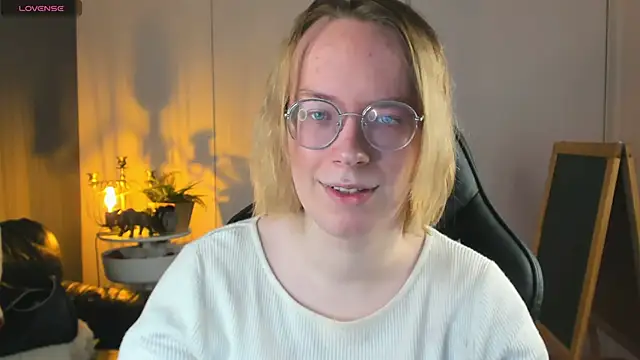 Amanda Butlerr online show from 10-30-25, 09:55