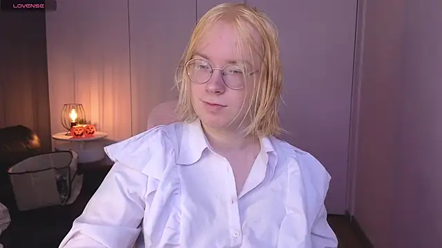 Snapshot of Amanda_Butlerr chatting on 05-28-26, 01:19 Amanda Butlerr online show from 05-28-26, 01:19
