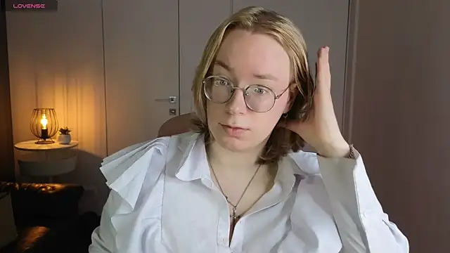 Snapshot of Amanda_Butlerr chatting on 06-05-26, 12:44 Amanda Butlerr online show from 06-05-26, 12:44