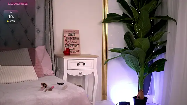 RebeccaRese online show from 03-25-26, 09:04