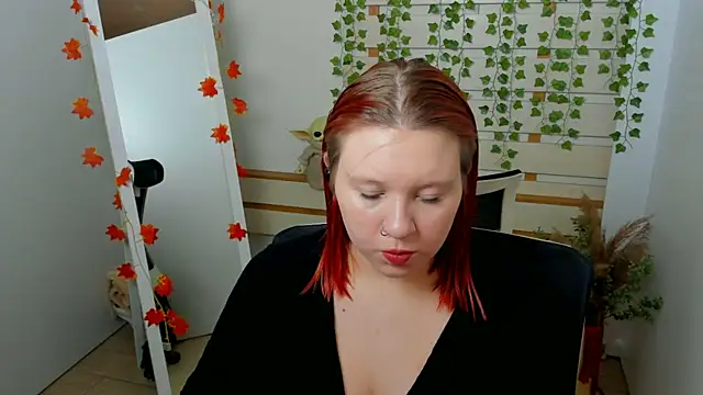 ScarletVixen  online show from 10-12-25, 06:40