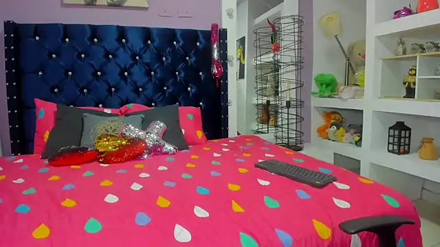 Snapshot of elianaa_soto chatting on 10-24-25, 06:37 elianaa soto online show from 10-24-25, 06:37