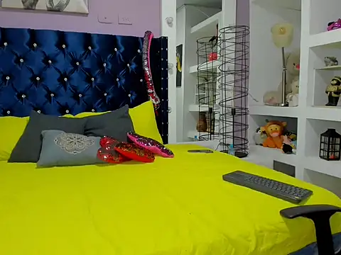 Snapshot of elianaa_soto chatting on 11-28-25, 05:26 elianaa soto online show from 11-28-25, 05:26