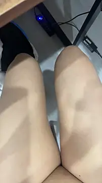 Snapshot of bunny_b4nny chatting on 10-30-25, 05:02 bunny b4nny online show from 10-30-25, 05:02