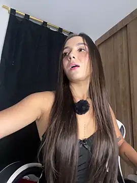 Snapshot of Scarlett05 chatting on 09-28-25, 01:00 Scarlett05 online show from 09-28-25, 01:00