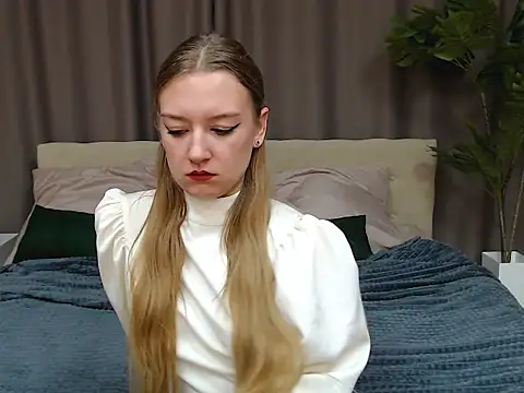 DarcyWilsy online show from 11-09-25, 07:01