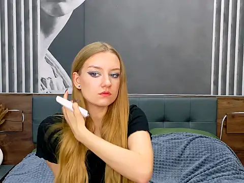 DarcyWilsy online show from 11-12-25, 04:51