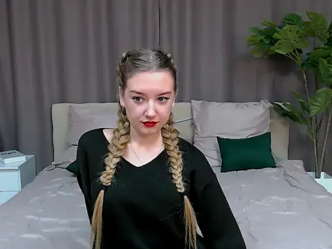 DarcyWilsy online show from 11-30-25, 06:23