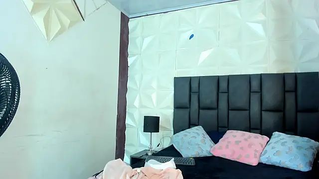 BustyGlow online show from 09-13-25, 10:48