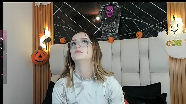 kristal joi dl online show from 10-22-25, 12:27