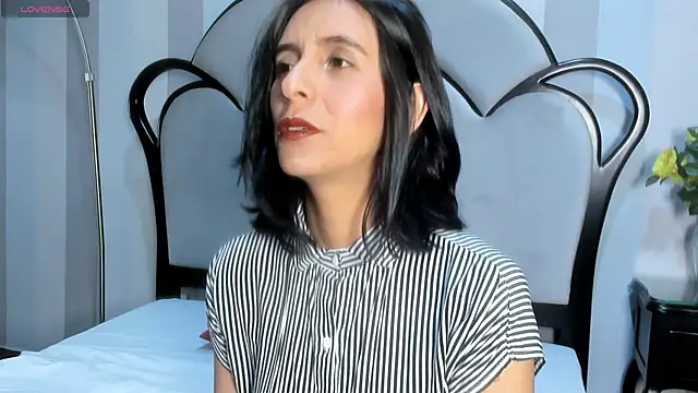 MiaAmore  online show from 10-11-25, 07:45