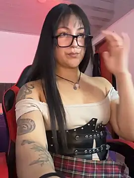 Snapshot of lilitth777 chatting on 11-29-25, 10:57 lilitth777 online show from 11-29-25, 10:57