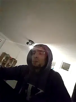 Snapshot of Kinshasa95 chatting on 12-20-25, 07:43 Kinshasa95 online show from 12-20-25, 07:43