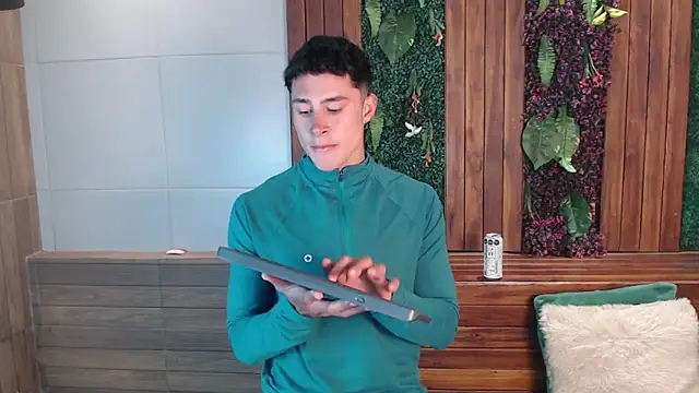 AustinJones  online show from 09-10-25, 08:42