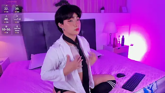 Snapshot of Creamy_Angelo chatting on 09-29-25, 03:55 Creamy Angelo online show from 09-29-25, 03:55