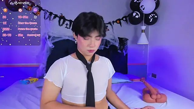 Creamy Angelo online show from 10-21-25, 08:53