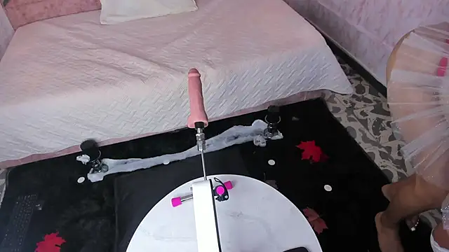 Snapshot of HOT_EMIILY_ chatting on 10-25-25, 11:51 HOT EMIILY online show from 10-25-25, 11:51