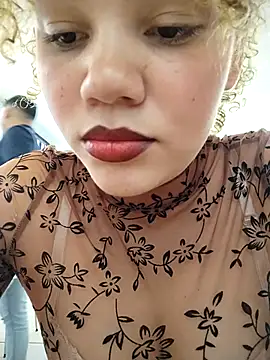 SirenRouge 69 online show from 02-11-26, 08:03