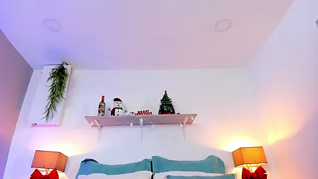 LuciaBenett  online show from 01-09-26, 07:04