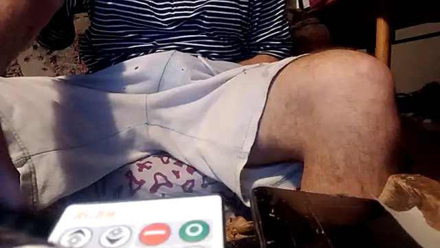 Halloalbert889 online show from 10-24-25, 09:55