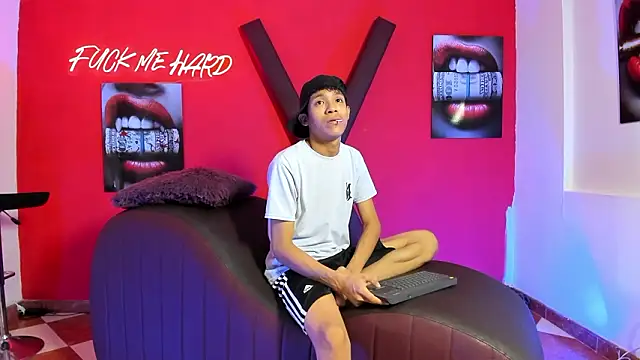 BEAUTY BOYS1 online show from 03-09-26, 07:07