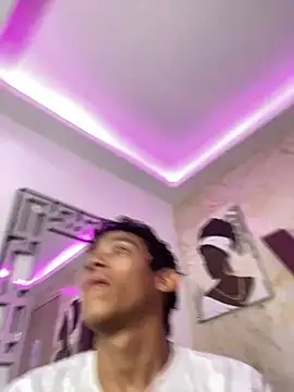 BEAUTY BOYS1 online show from 03-18-26, 07:55