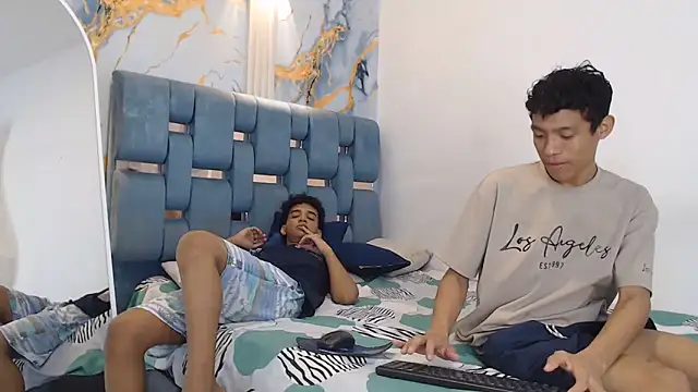 BEAUTY BOYS1 online show from 03-18-26, 10:24