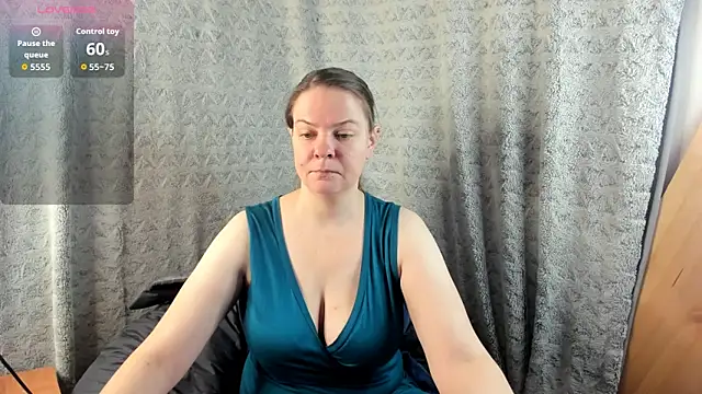 Snapshot of MiaLores chatting on 11-12-25, 08:59 MiaLores online show from 11-12-25, 08:59