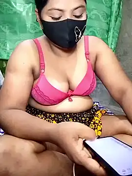 Snapshot of Mistompa24 chatting on 05-21-26, 03:52 Mistompa24 online show from 05-21-26, 03:52