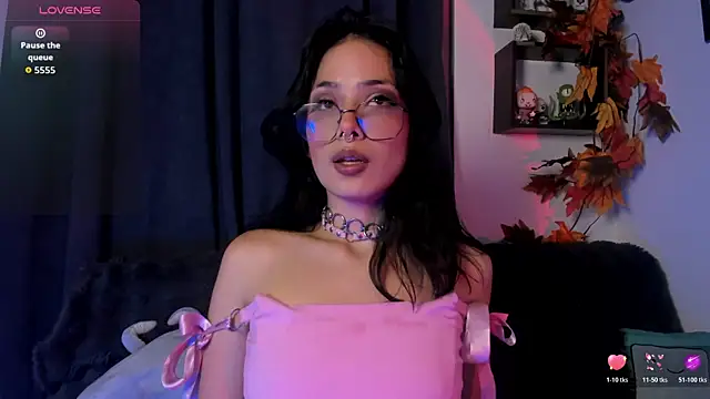 Snapshot of Seraphine_hell chatting on 05-05-26, 06:32 Seraphine hell online show from 05-05-26, 06:32