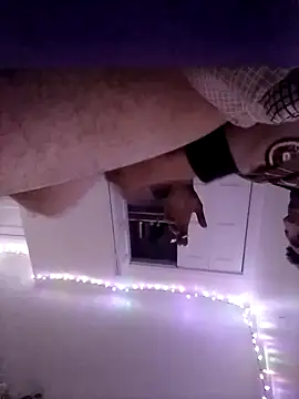 Snapshot of DanBfl chatting on 09-20-25, 07:42 DanBfl online show from 09-20-25, 07:42