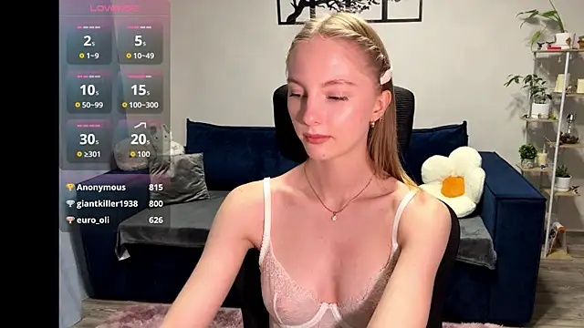 Snapshot of BrightAnnie chatting on 10-19-25, 03:01 BrightAnnie online show from 10-19-25, 03:01