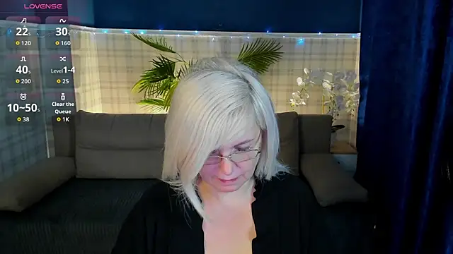 Hella Fabel online show from 01-12-26, 01:11