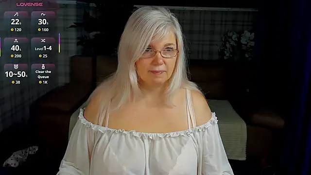 Hella Fabel online show from 03-06-26, 01:13