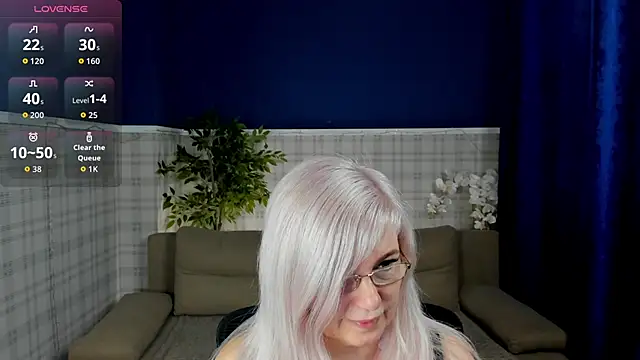 Snapshot of Hella_Fabel chatting on 05-09-26, 01:11 Hella Fabel online show from 05-09-26, 01:11