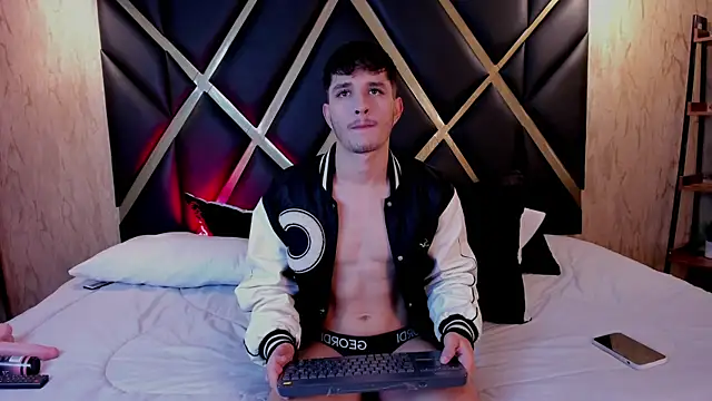 LiamMuller online show from 10-14-25, 11:44