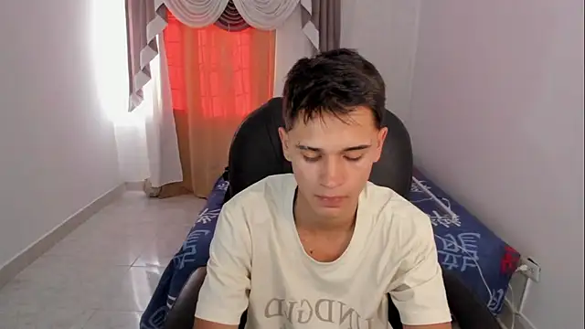 Aron Boyy online show from 11-21-25, 09:46