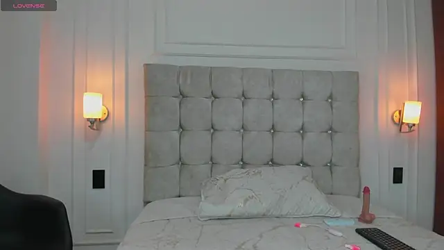 Snapshot of DulceEstrella_ chatting on 10-04-25, 04:54 DulceEstrella online show from 10-04-25, 04:54