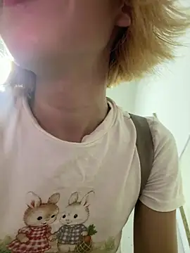 Snapshot of SweetBunnyGF chatting on 06-19-26, 12:15 SweetBunnyGF online show from 06-19-26, 12:15