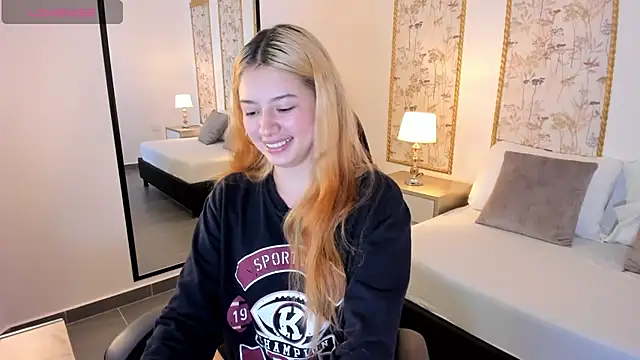 daniand  online show from 11-05-25, 02:55