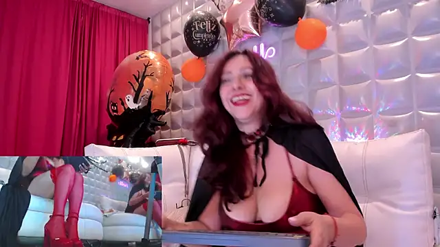 Snapshot of Madame_Angelic_ chatting on 10-21-25, 05:19 Madame Angelic online show from 10-21-25, 05:19