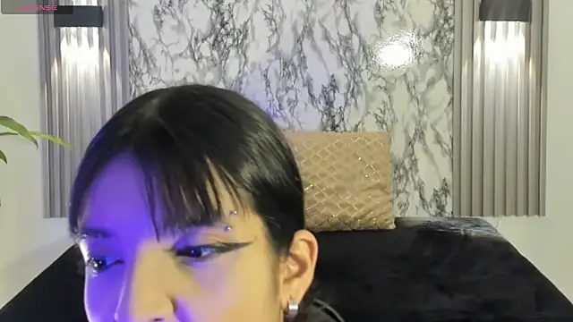 ChloeeMason online show from 11-11-25, 10:59