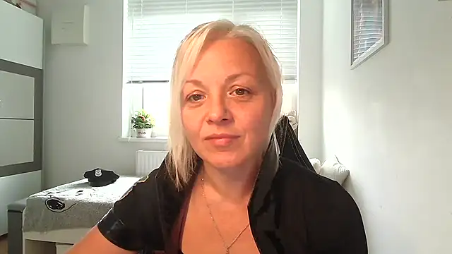 Linsy Kim online show from 10-23-25, 06:45